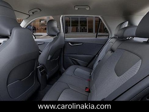 New 2025 Kia Niro EX image 18