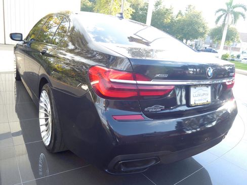 Used 2016 BMW 750i xDrive image 8