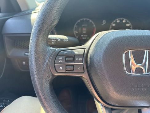 Used 2024 Honda CR-V LX image 18