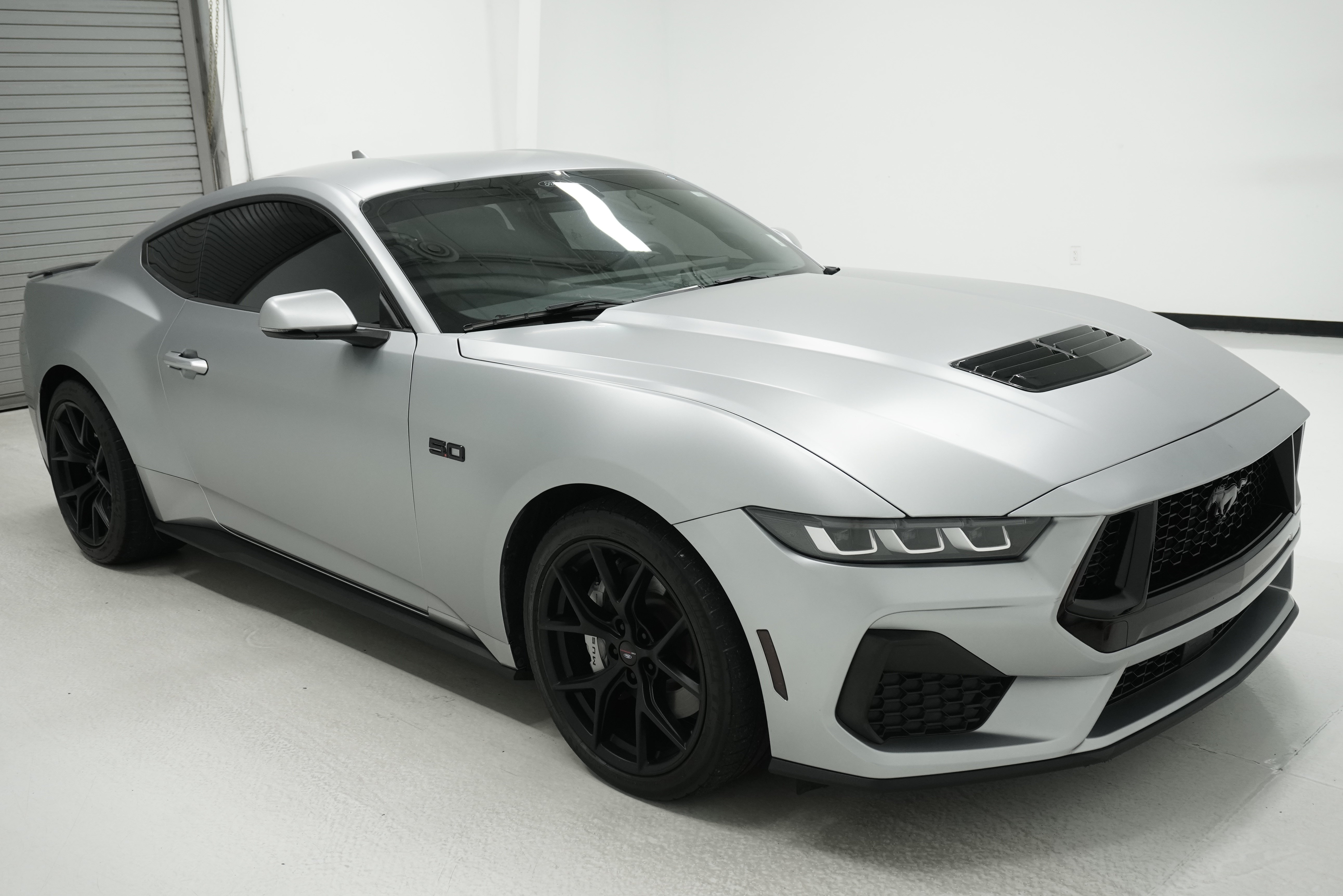 Used 2024 Ford Mustang GT Premium RWD image 3
