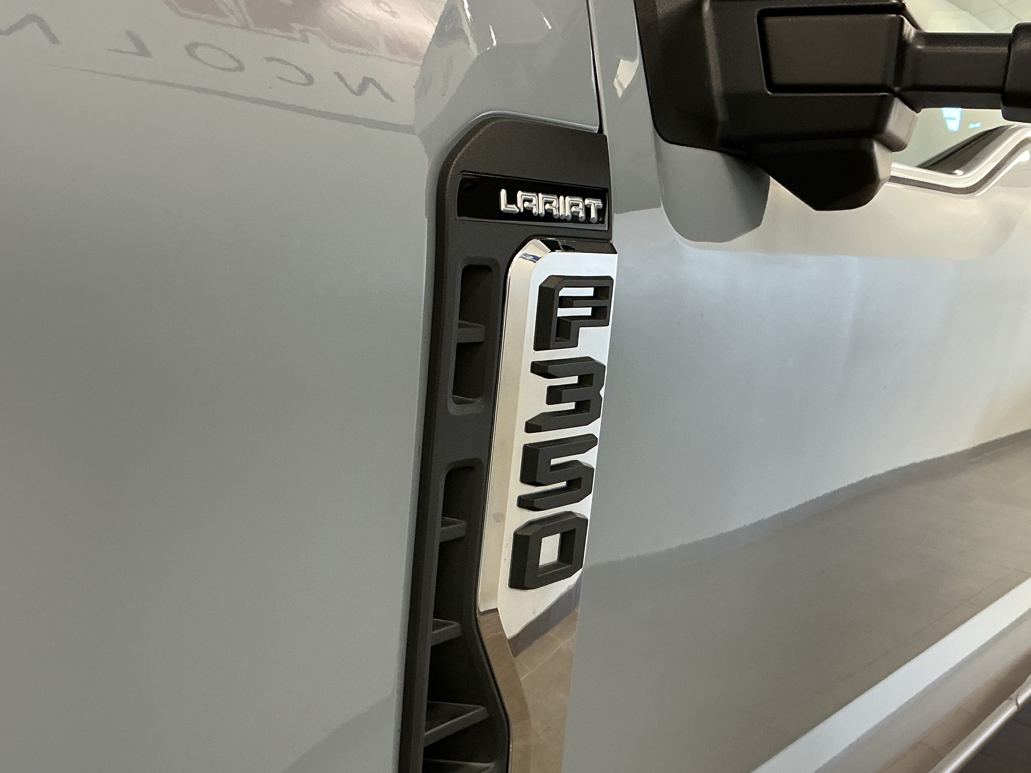 Used 2026 Ford F350 Lariat w/ Lariat Ultimate Package AWD/4WD image 13