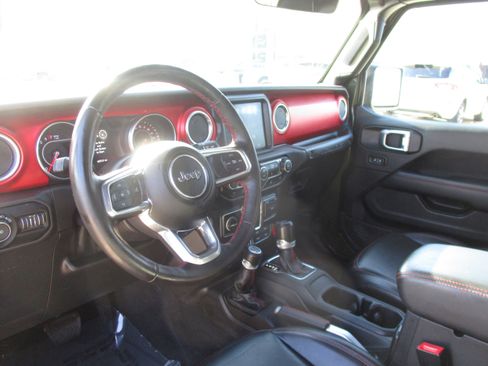Used 2021 Jeep Wrangler Unlimited Rubicon w/ Uconnect 4C Nav & Sound Group image 17