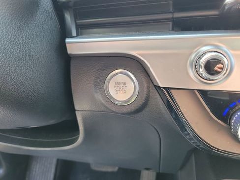 Used 2025 Kia Telluride S FWD image 25