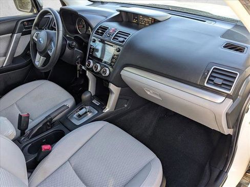 Used 2018 Subaru Forester 2.5i Premium w/ All-Weather Package image 22