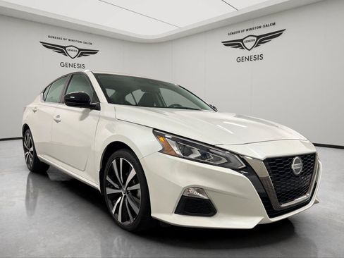 Used 2021 Nissan Altima 2.5 SR w/ SR Premium Package AWD/4WD image 7