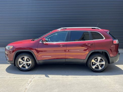 Used 2019 Jeep Cherokee Limited AWD/4WD image 9