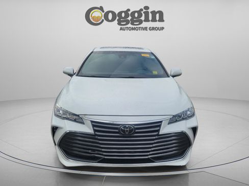 Used 2021 Toyota Avalon XLE w/ Moonroof Package FWD image 7