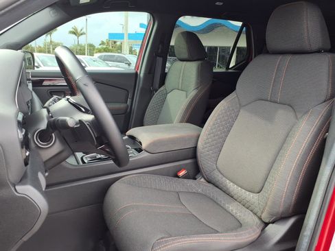 Used 2025 Honda Pilot Sport image 5