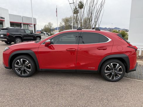Used 2022 Lexus UX 250h w/ Accessory Package (Z2) image 2