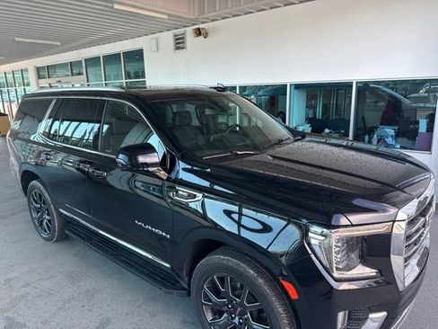 Used 2023 GMC Yukon SLT w/ SLT Premium Package RWD image 5