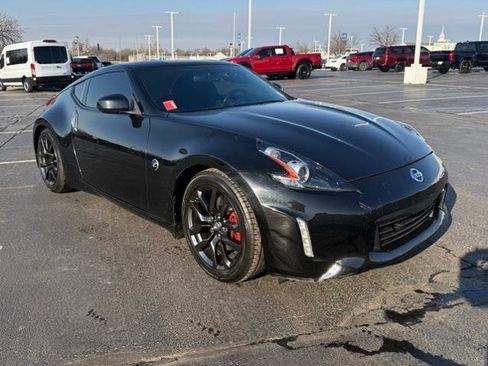 Used 2020 Nissan 370Z Coupe image 7