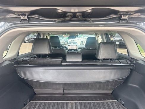 Used 2019 Toyota RAV4 Limited w/ Cold Weather Package FWD image 8