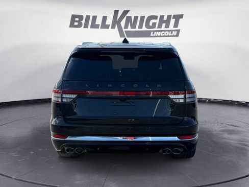 Used 2025 Lincoln Aviator Black Label AWD/4WD image 4