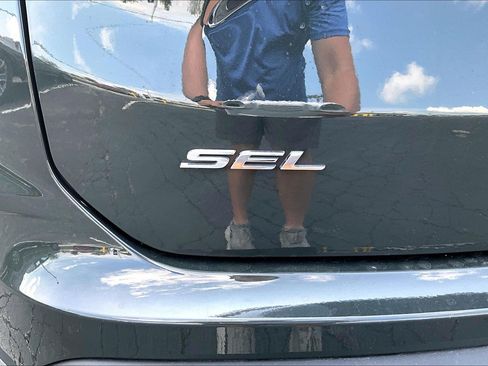 Used 2024 Ford Edge SEL AWD/4WD image 8