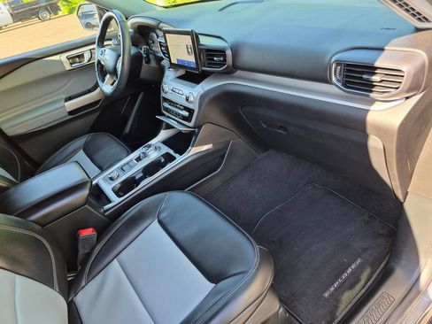 Used 2023 Ford Explorer XLT w/ Equipment Group 202A AWD/4WD image 22