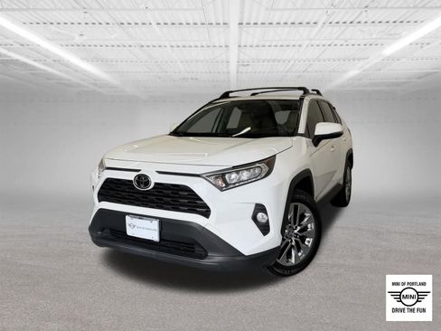 Used 2019 Toyota RAV4 XLE Premium FWD image 1