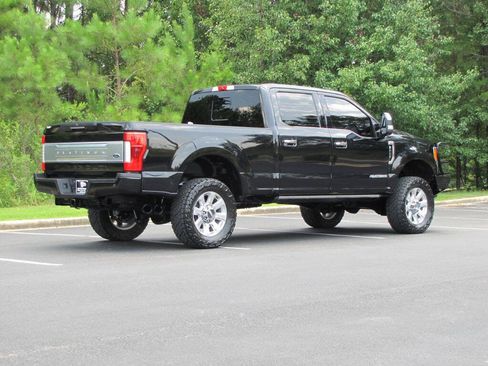 Used 2019 Ford F250 Platinum w/ Platinum Ultimate Package AWD/4WD image 6