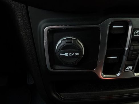 Used 2025 Jeep Wrangler Unlimited Sport AWD/4WD image 21