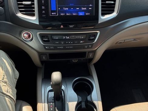 Used 2017 Honda Ridgeline RTL-T image 12
