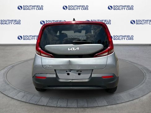 Used 2022 Kia Soul LX w/ Technology Package FWD image 5