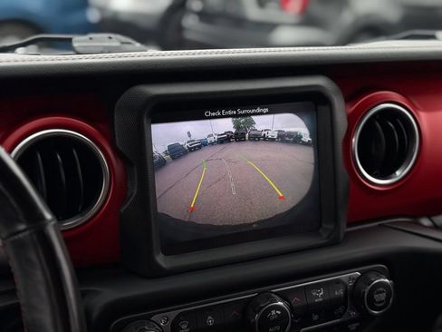 Used 2018 Jeep Wrangler Unlimited Rubicon w/ Uconnect 4C Nav & Sound Group AWD/4WD image 4