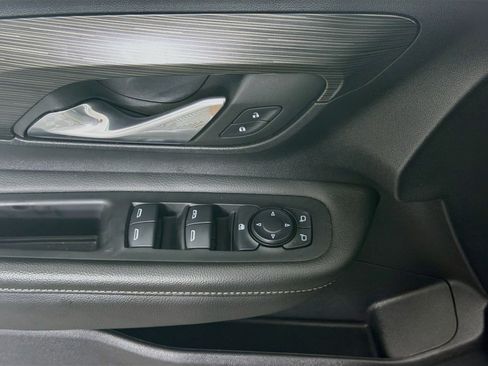 Used 2024 GMC Terrain SLE FWD image 15