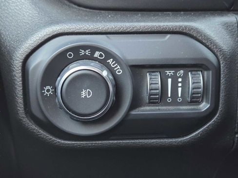 Used 2021 Jeep Wrangler Unlimited Sahara image 22