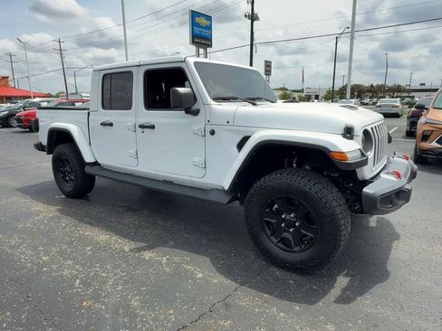 Used 2023 Jeep Gladiator Mojave w/ LED Lighting Group AWD/4WD image 2