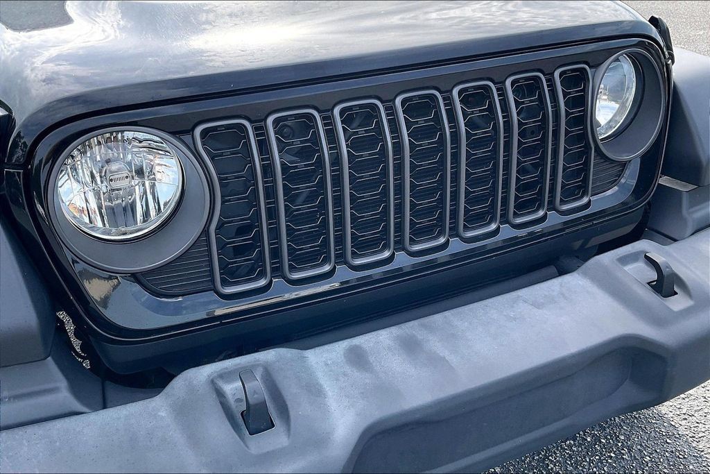 Used 2024 Jeep Wrangler Unlimited Sport AWD/4WD image 28