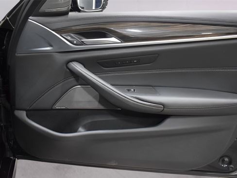 Used 2019 BMW M550i xDrive w/ Premium Package 2 image 28