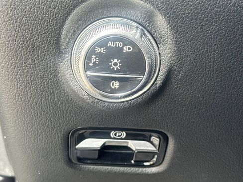 Used 2024 Mercedes-Benz C 300 Sedan image 21