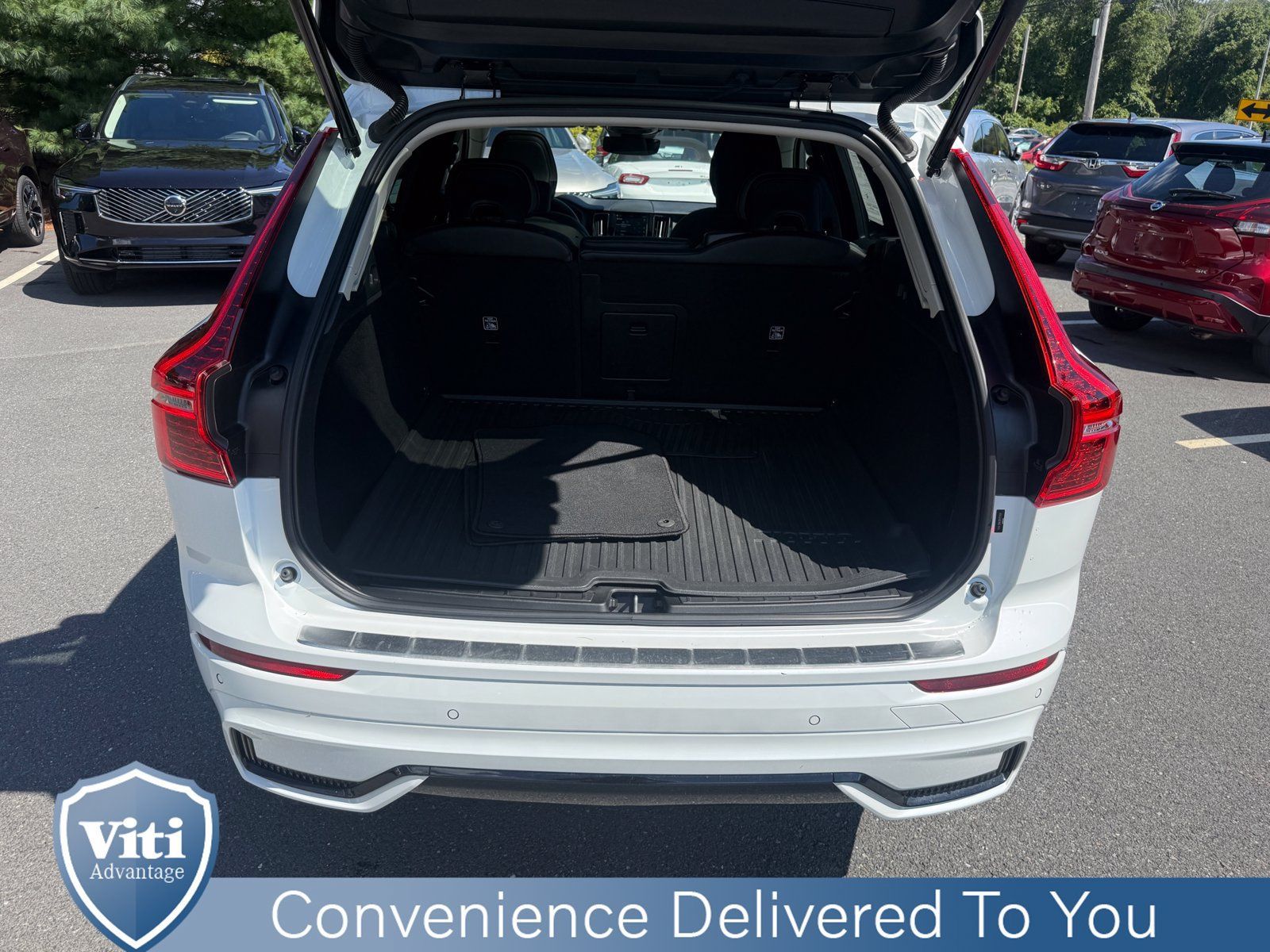 Used 2024 Volvo XC60 B5 Core w/ Protection Package Premier AWD/4WD image 24