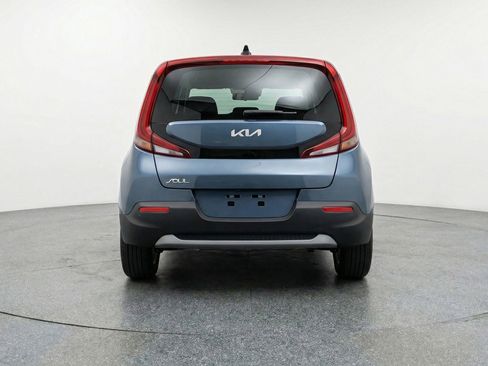 Used 2025 Kia Soul LX w/ LX Technology Package FWD image 7