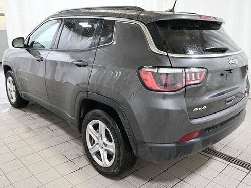 Used 2024 Jeep Compass Latitude image 10