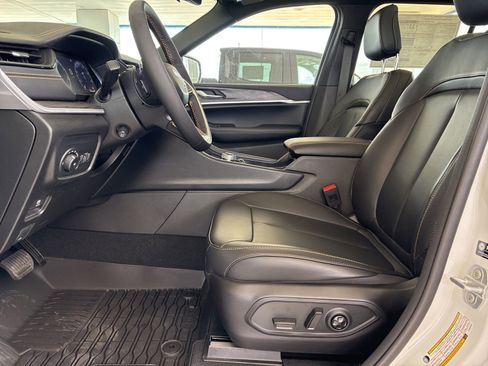 New 2026 Jeep Grand Cherokee Limited AWD/4WD image 15