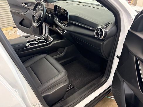 Used 2026 Chevrolet Equinox LT w/ Convenience Package II AWD/4WD image 17