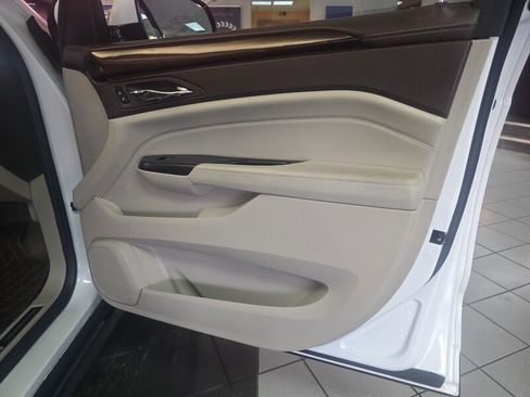 Used 2013 Cadillac SRX Luxury w/ Driver Awareness Package image 12