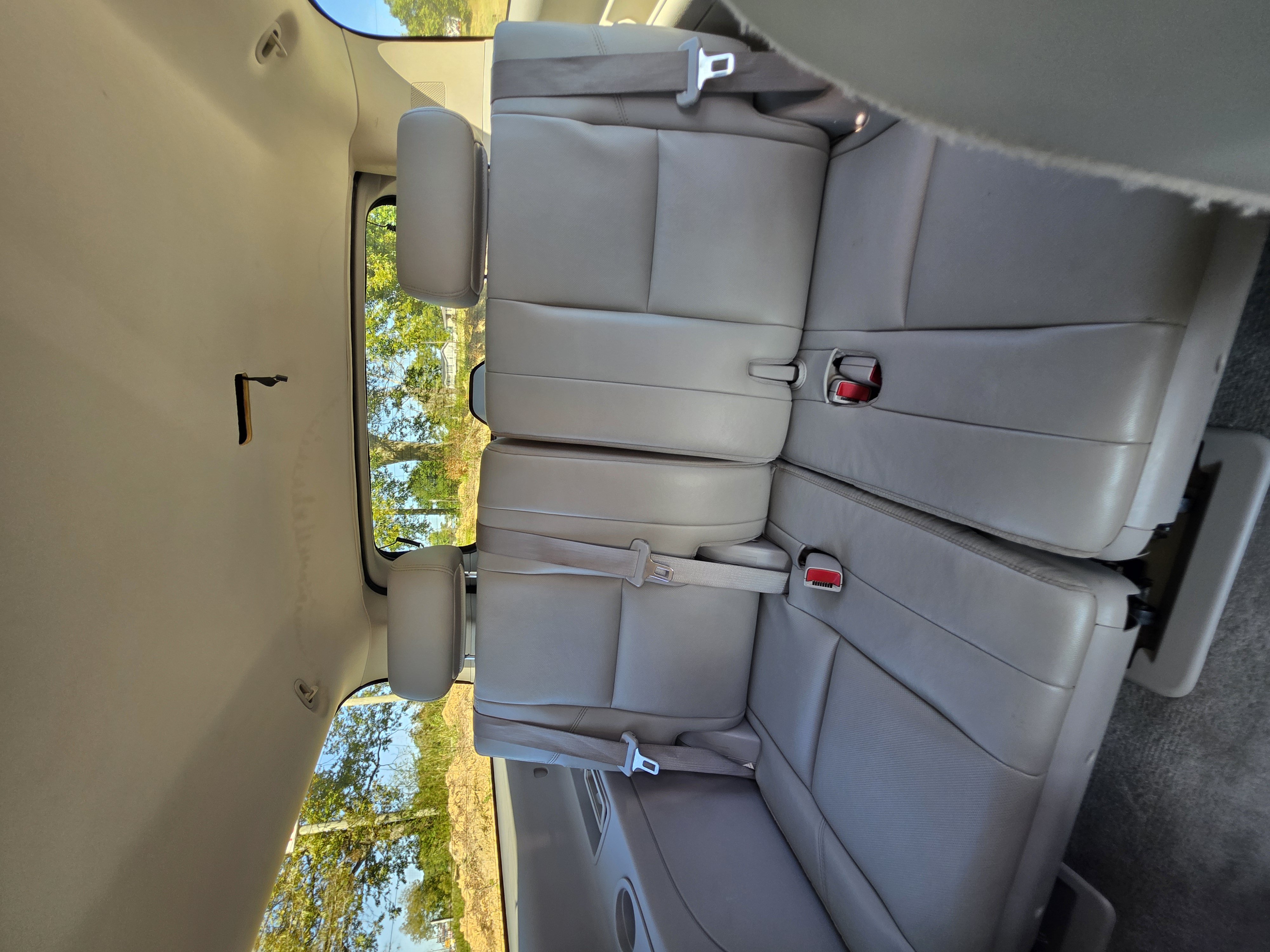 Used 2011 GMC Yukon XL SLT w/ SLT Chrome Package AWD/4WD image 26