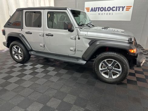 Used 2018 Jeep Wrangler Unlimited Sahara AWD/4WD image 4
