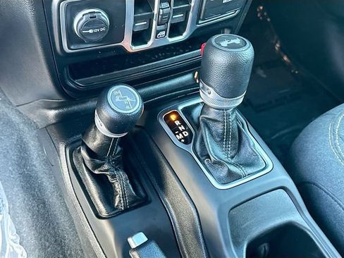 Used 2024 Jeep Wrangler Unlimited Sport AWD/4WD image 17