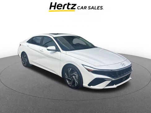Used 2025 Hyundai Elantra SEL FWD image 1