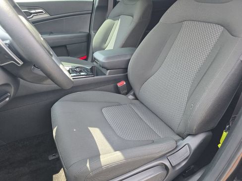 Used 2025 Kia Sportage LX FWD image 21