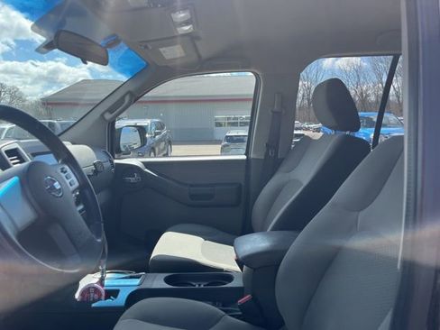 Used 2013 Nissan Xterra S image 17