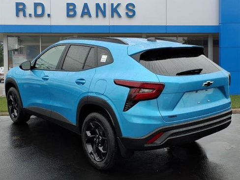 New 2026 Chevrolet Trax LT w/ Sunroof Package image 3