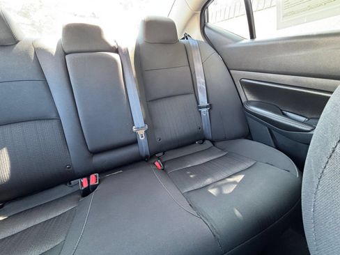 Used 2025 Nissan Altima 2.5 SV FWD image 33