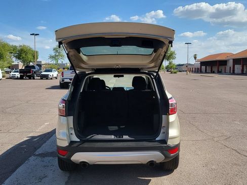 Used 2017 Ford Escape SE w/ Equipment Group 201A AWD/4WD image 13