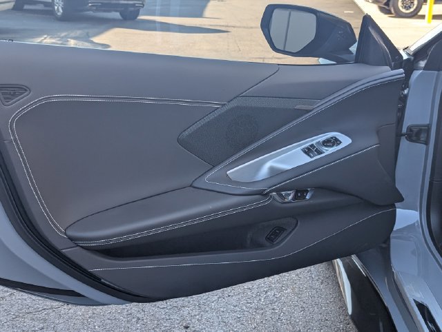 Used 2025 Chevrolet Corvette Z06 RWD image 14