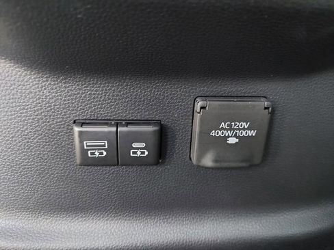 Used 2024 Toyota Tundra Limited AWD/4WD image 25
