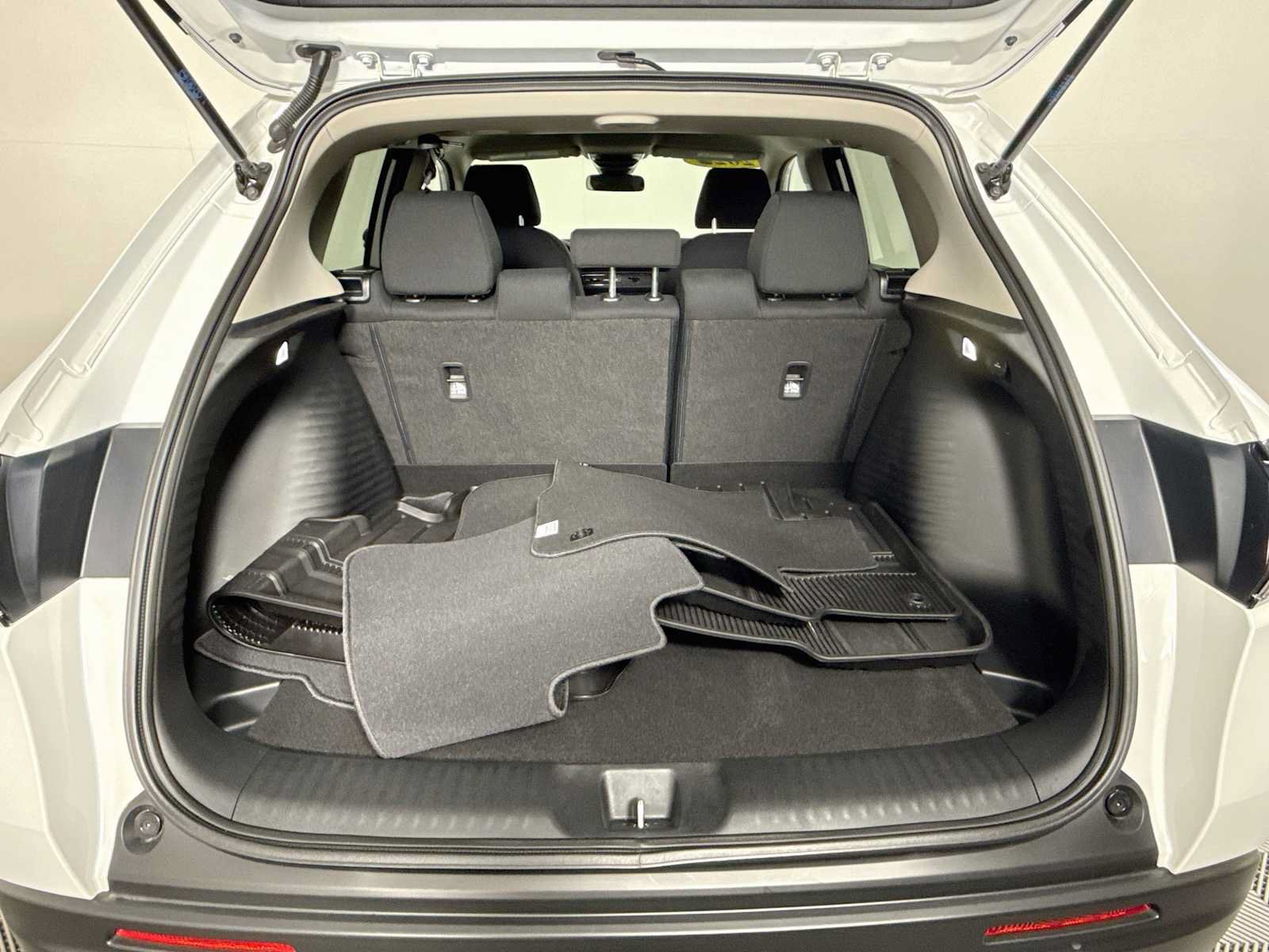 Used 2027 Honda HR-V LX image 23