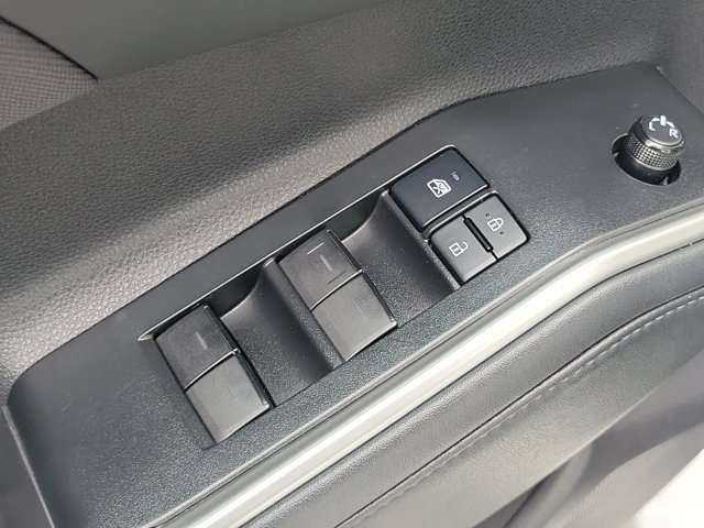 Used 2022 Toyota Highlander L FWD image 21